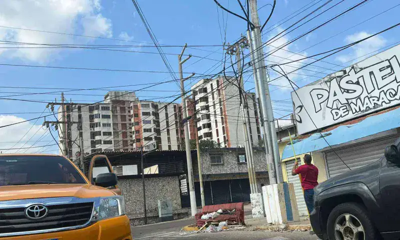 Quema de dos transformadores deja sin electricidad al sector Belloso
