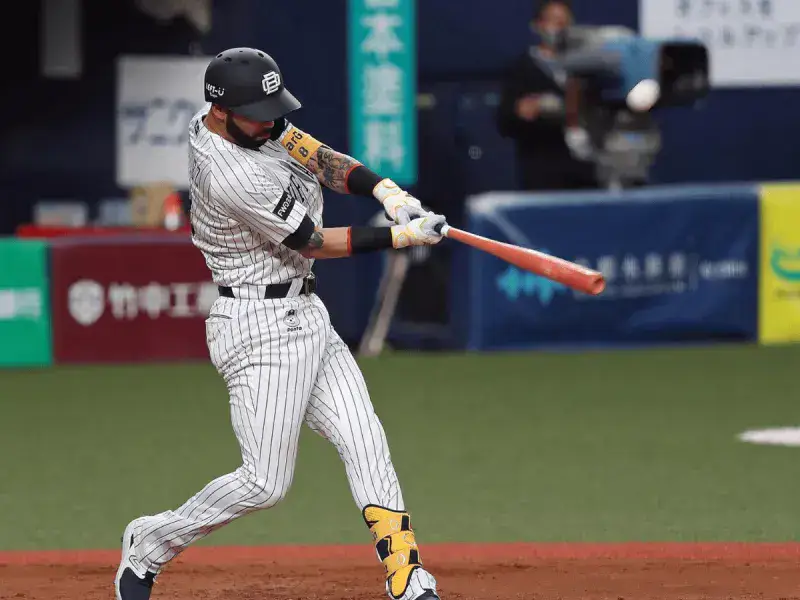 González y Osuna llevan cuatro tablazos en Japón