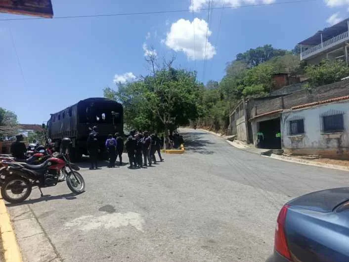 Acceso restringido a tumbas de víctimas sísmicas en La