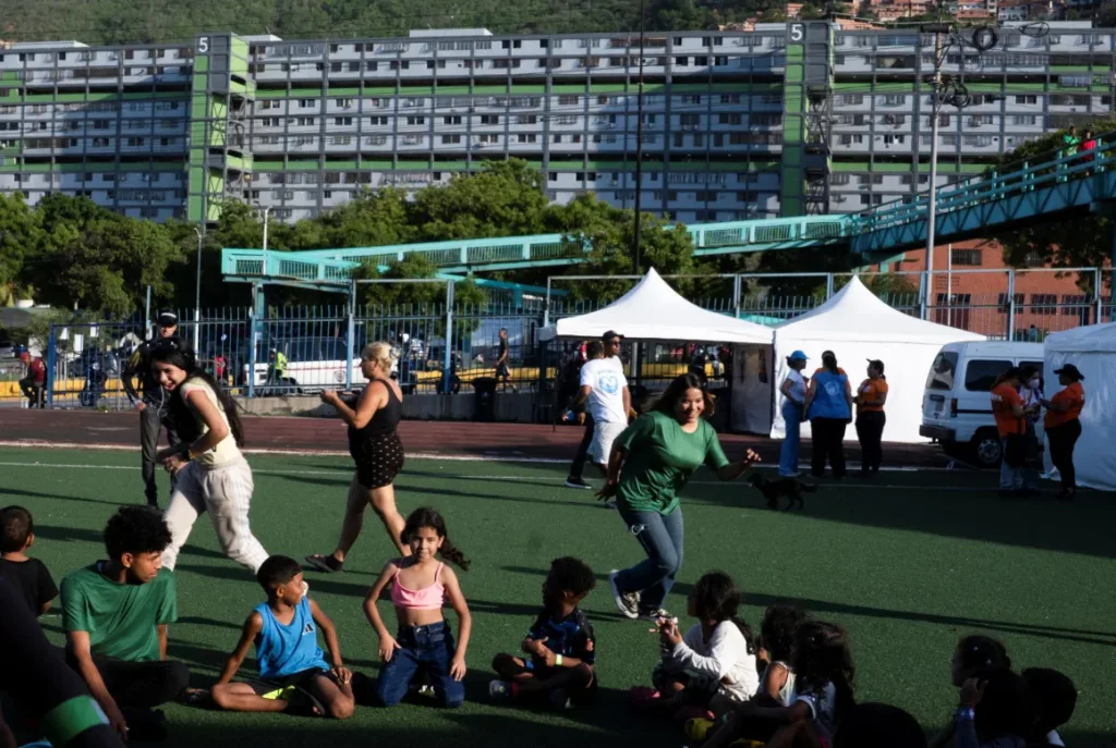 Caracas avanza, La Guaira reconstruye hogares tras