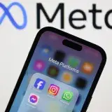 UE amenaza a Meta con multas por diseño Facebook e Instagram