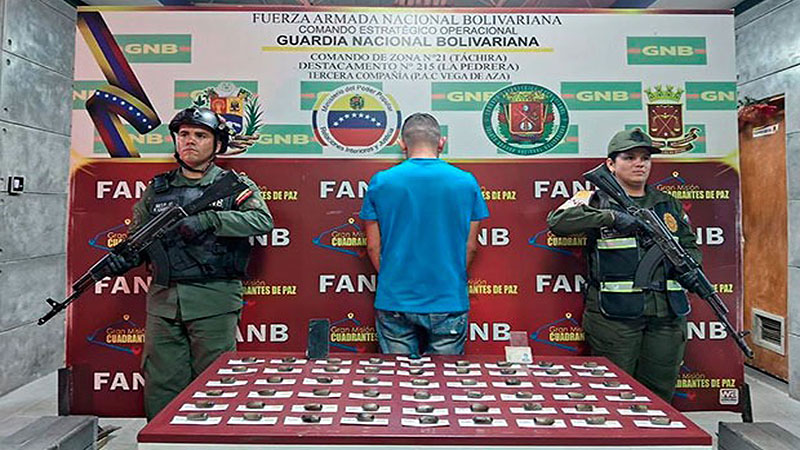 Detenido con 55 envoltorios de cocaína en su cuerpo