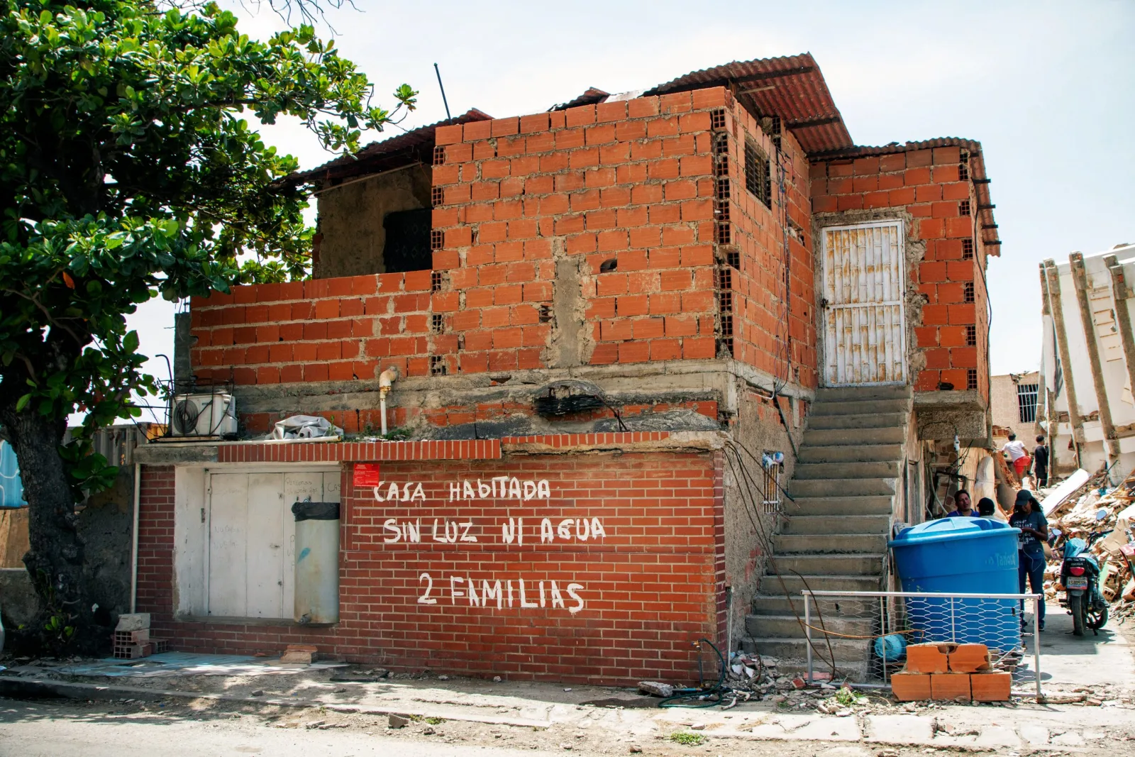 Comerciantes informales de La Guaira exigen ayuda financiera