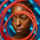 Por qué las migrañas afectan tres veces más a las mujeres