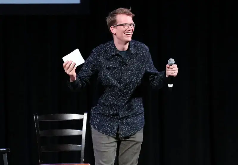 Hank Green admite que su uso de IA no es saludable