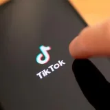 
				El filtro de TikTok que enseña a maquillarse			