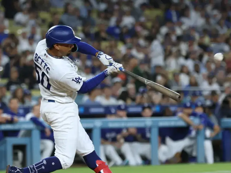 Mookie Betts guía el triunfo de los Dodgers con dos jonrones