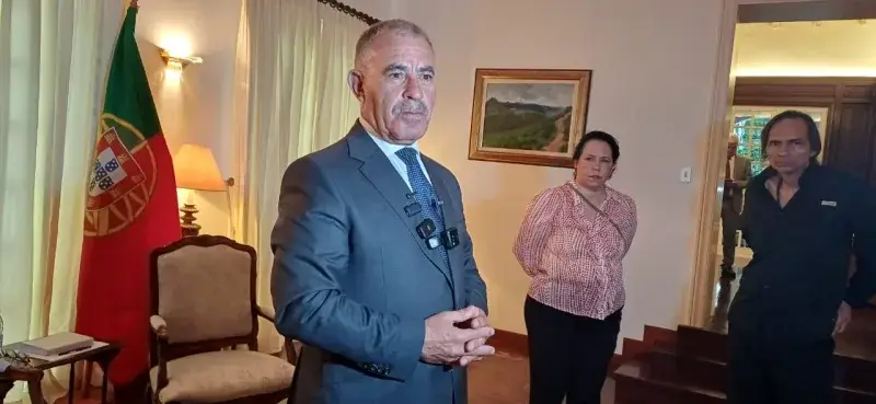 Portugal se compromete a ayudar a Venezuela tras terremotos 24