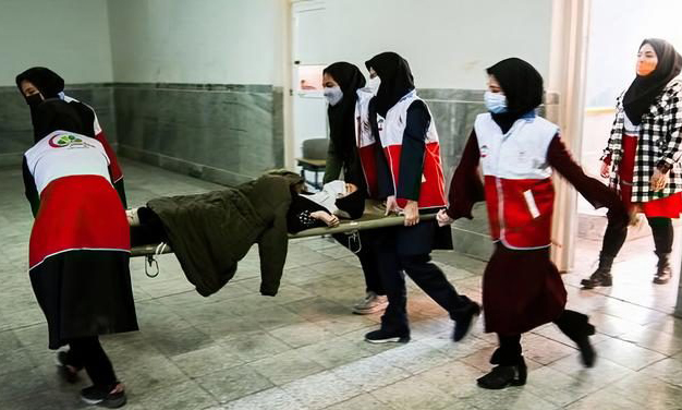 Unas 20 estudiantes hospitalizadas por envenenamiento en Irán