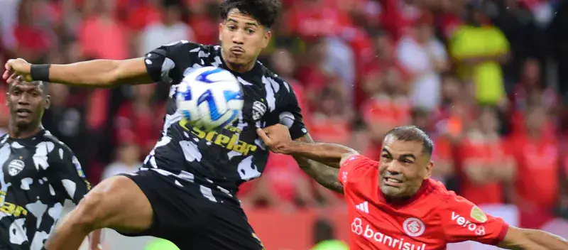 Metropolitanos cedió en los minutos finales ante Internacional