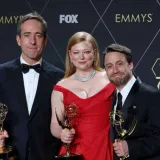 "Succession" y "The Bear" empatan con seis victorias en los Emmy