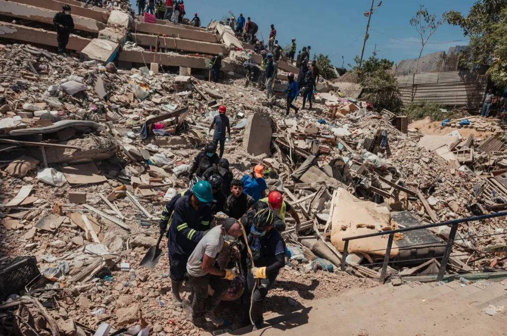 Las torres de vivienda en La Guaira quedaron bajo la lupa tras los sismos