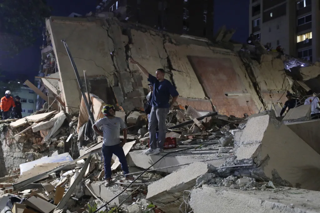 Gobierno declara emergencia nacional tras dos terremotos y llama a médicos a hospitales