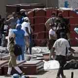 Deudos en La Guaira denuncian desorden para ubicar y entregar cadáveres tras el sismo