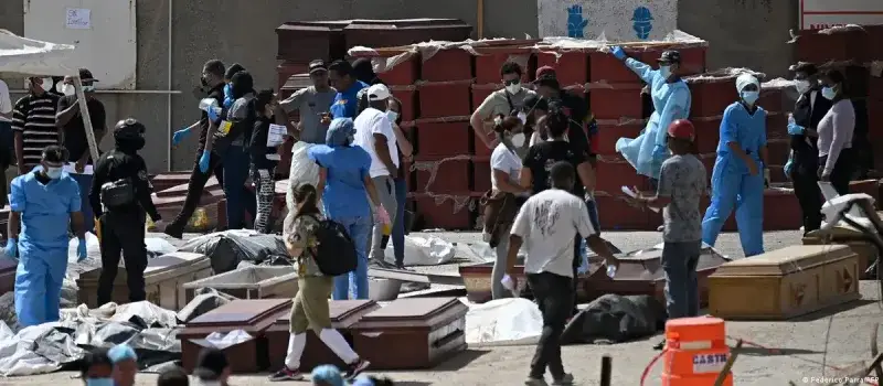 Deudos en La Guaira denuncian desorden para ubicar y entregar cadáveres tras el sismo