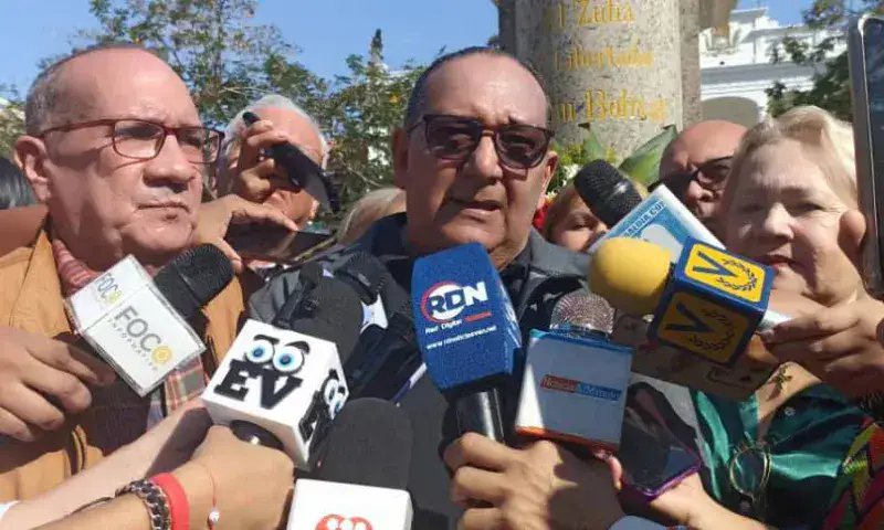 Maestros piden "ganar más de 24 salarios mínimos"