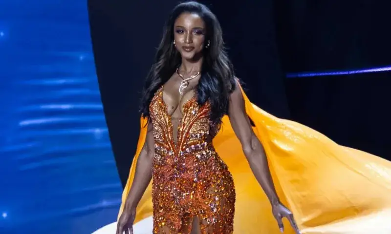 Miss Jamaica demanda a Miss Universo tras aparatosa caída