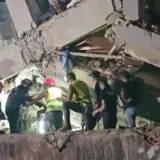 Rescatan con vida a Josselyn entre los escombros en Tanaguarena
