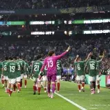 México supera a Ecuador 2-0 y corta una espera de 40 años en Mundiales