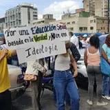 Clases iniciarán el 8 de enero entre protestas y reclamos por mejoras salariales