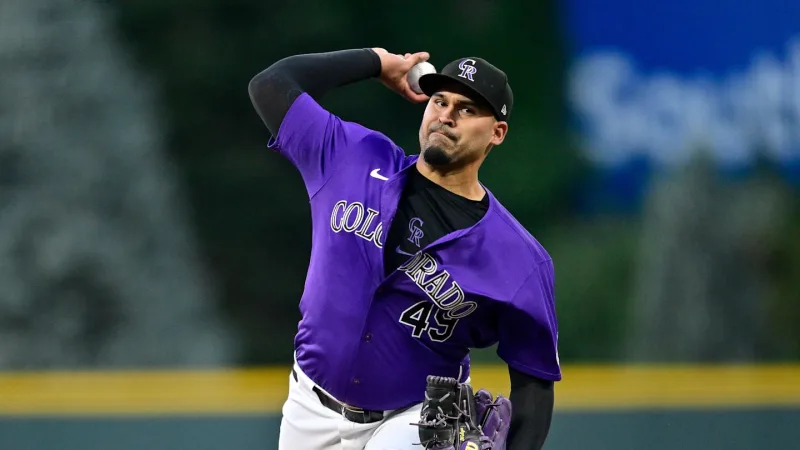 Lanzador de los Rockies de Colorado tramita su permiso para jugar con Magallanes