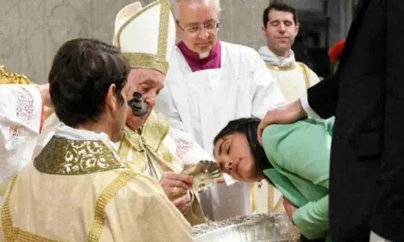 El Papa bautiza a la exmissy modelo zuliana Biliannis Álvarez