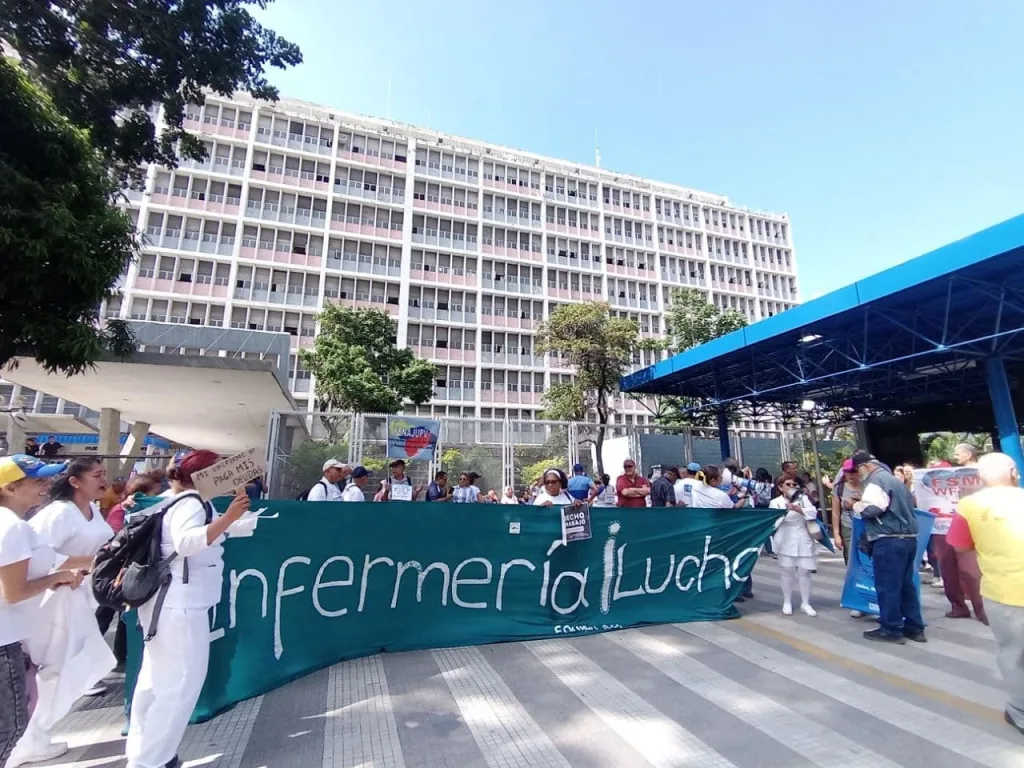 Trabajadores de salud marchan en Caracas por salarios dignos y atención gratuita