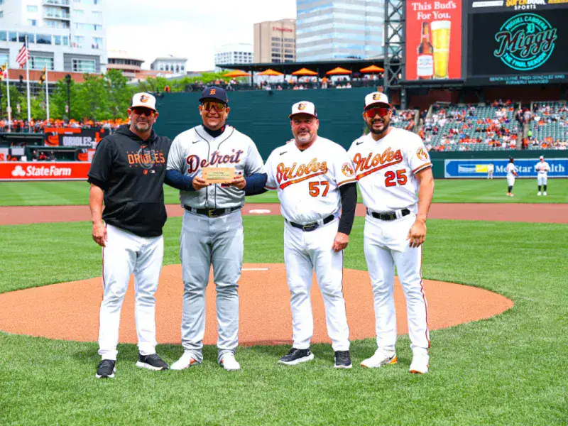 Miguel Cabrera recibió homenaje de los Orioles