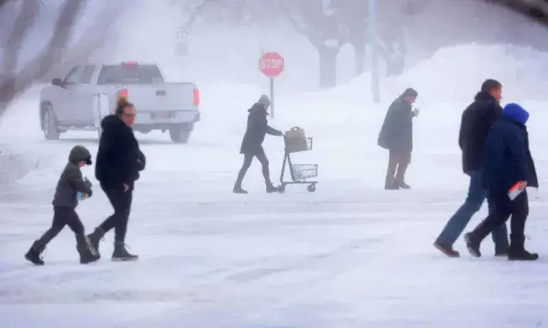 La ola de frío y la nieve impactan en gran parte de Estados Unidos