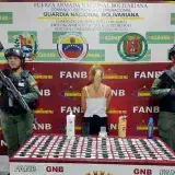
			FANB capturó en Táchira a mujer con 100 dediles de cocaína		