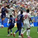 Inglaterra venció 6-4 a Francia y Mbappé rompió récord