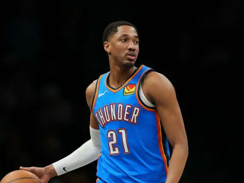 Aaron Wiggins pasa a los Hawks de Atlanta en un canje con Thunder