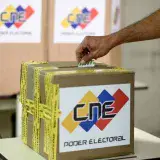 Maduro asoma realización de elecciones presidenciales este año