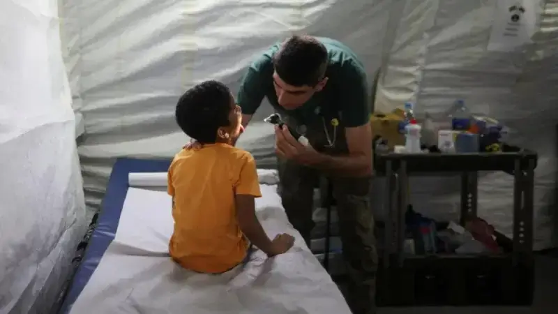 Médicos relatan el dolor de atender a niños tras el doble sismo