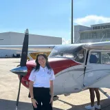 Venezolana Stefany Belandria es la piloto más joven de Latinoamérica