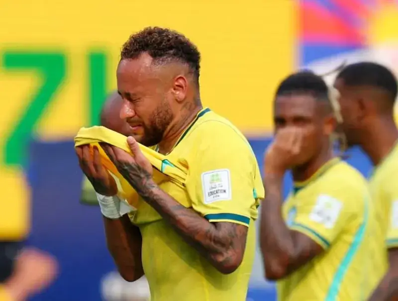 Neymar cierra su ciclo con Brasil tras caer 2-1