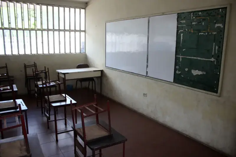 Venezuela extiende por una semana la suspensión de clases tras los terremotos