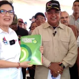 Reverol entregó proyecto eléctrico para el Parque Ana María Campos