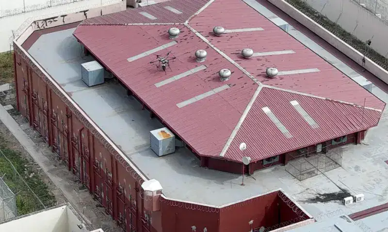 Detectan dron con explosivos en cárcel de máxima seguridad de Ecuador