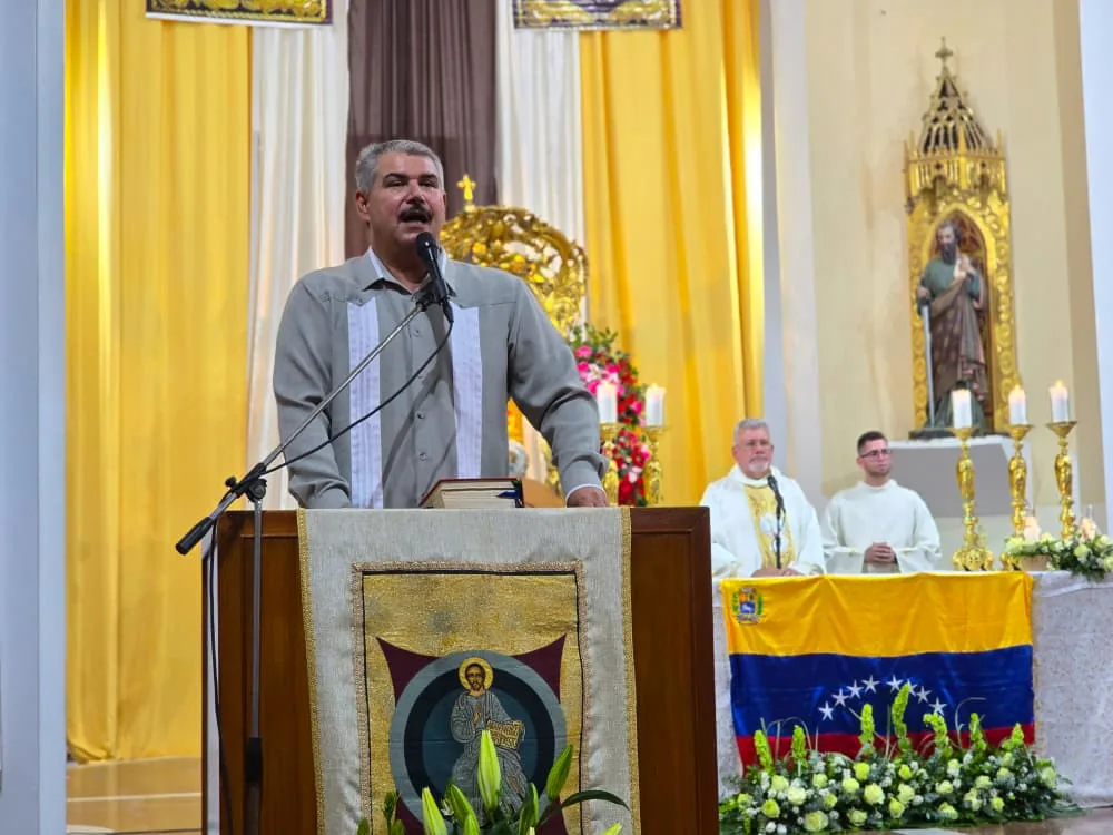 Gobernador Luis Caldera orquesta misa de unidad en Maracaibo