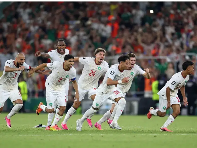 Marruecos remonta en penales y elimina a Países Bajos tras el 1-1