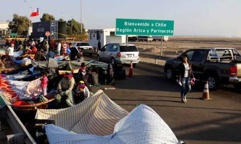 Chile confirma "conversaciones" para repatriar a venezolanos varados
