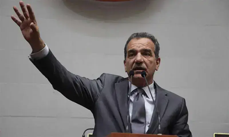 Luis Stefanelli respalda candidatura de "Er Conde" tras dejar VP