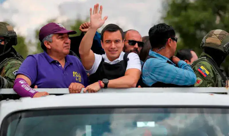 Presidente de Ecuador declara conflicto armado interno y pide acción militar