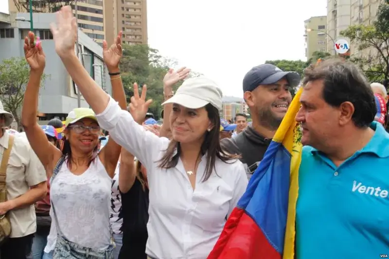 File:María C. Machado heading the protest.jpg