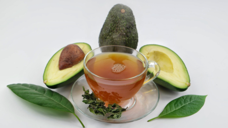 Infusión de hoja de aguacate: calidez y alivio en invierno