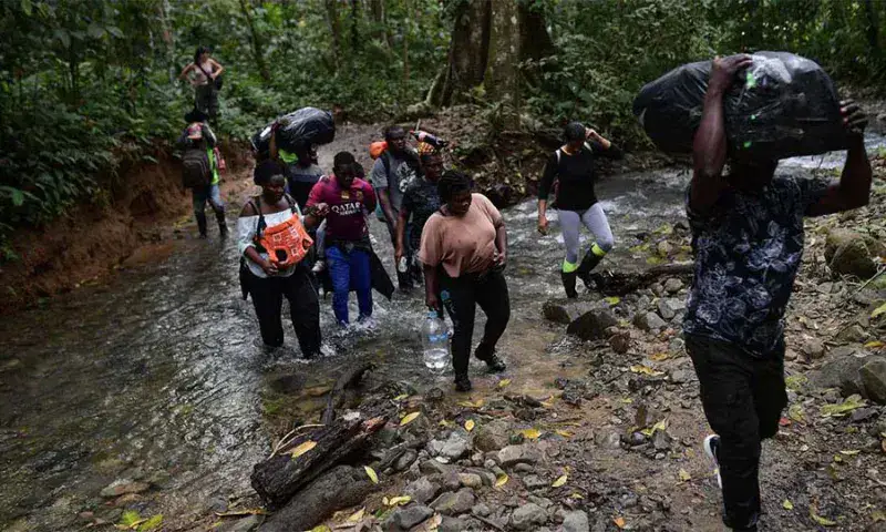 Registran paso de más de 30 mil venezolanos por el Darién este año