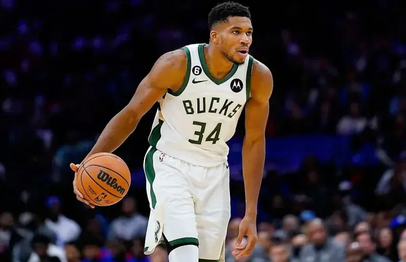 Giannis se despide con afecto de Milwaukee