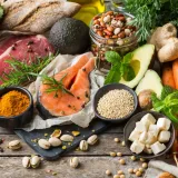 Expertos alertan que la dieta mediterránea pierde popularidad entre los jóvenes