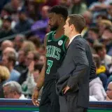 Brad Stevens fija en cuatro selecciones de primera ronda el precio por Jaylen Brown